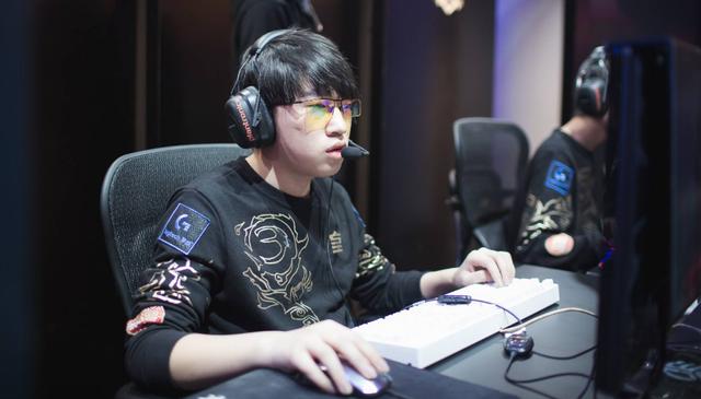 米体：莫拉塔恢复进展顺利，有望赶上米兰对阵威尼斯的比赛